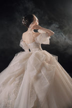 Elegant Off-the-Shoulder Ball Gown Sweetheart Neckline Tulle Puff Sleeve Beaded Lace Wedding Dress with Scalloped Train E-306