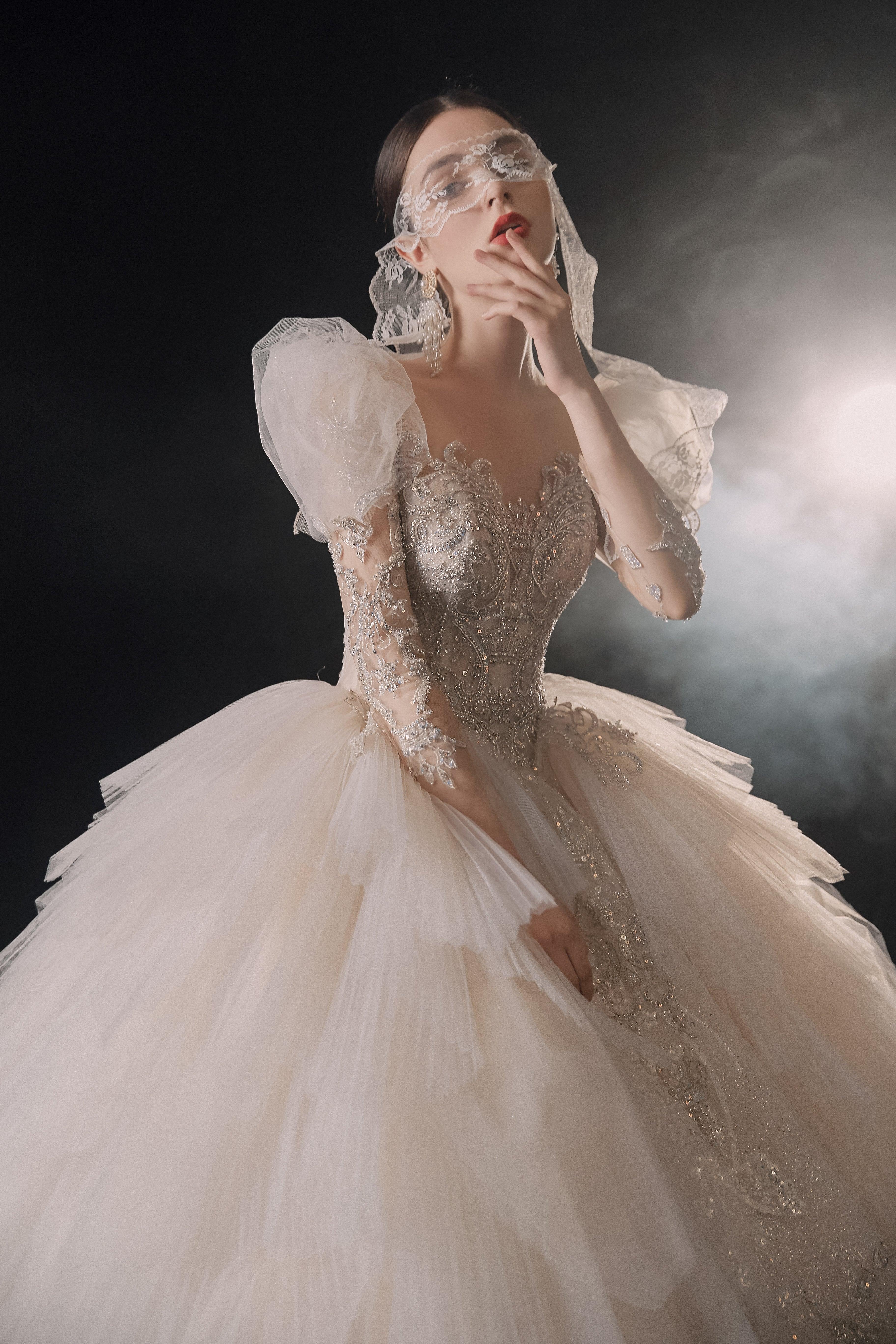 Magnificent Off-the-Shoulder Ball Gown Sweetheart Neckline Tulle Puff Sleeve Beaded Lace Long-Sleeve Wedding Dress with Layered Train E-301