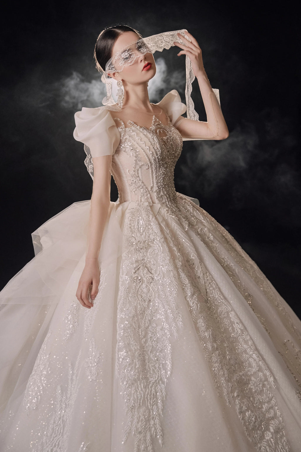 Gorgeous Puff-Sleeve Ball Gown Sweetheart Neckline Beaded Lace Wedding Dress with Ruffled Train E-309