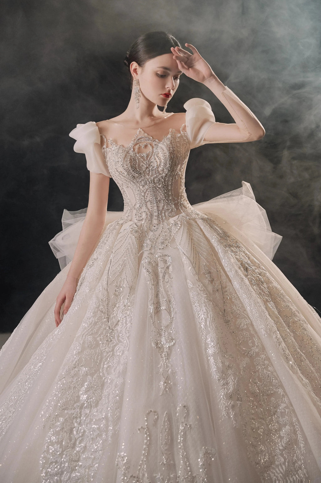 Gorgeous Puff-Sleeve Ball Gown Sweetheart Neckline Beaded Lace Wedding Dress with Ruffled Train E-309