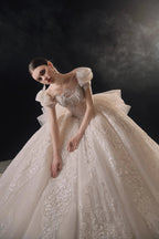 Gorgeous Puff-Sleeve Ball Gown Sweetheart Neckline Beaded Lace Wedding Dress with Ruffled Train E-309