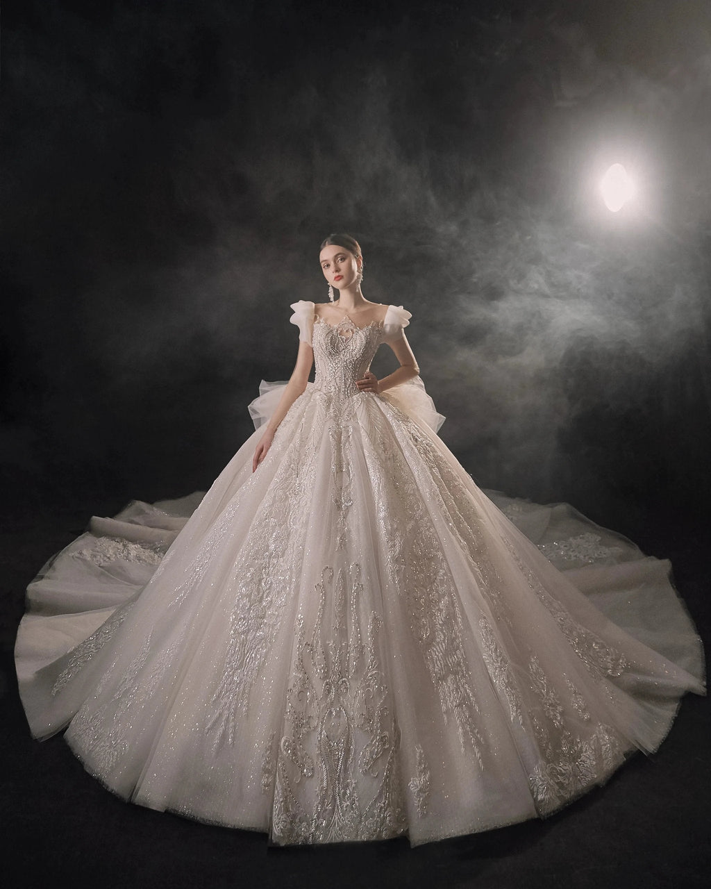 Gorgeous Puff-Sleeve Ball Gown Sweetheart Neckline Beaded Lace Wedding Dress with Ruffled Train E-309