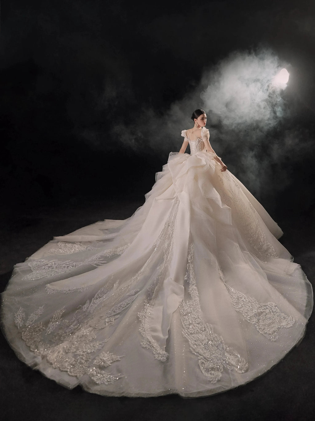 Gorgeous Puff-Sleeve Ball Gown Sweetheart Neckline Beaded Lace Wedding Dress with Ruffled Train E-309