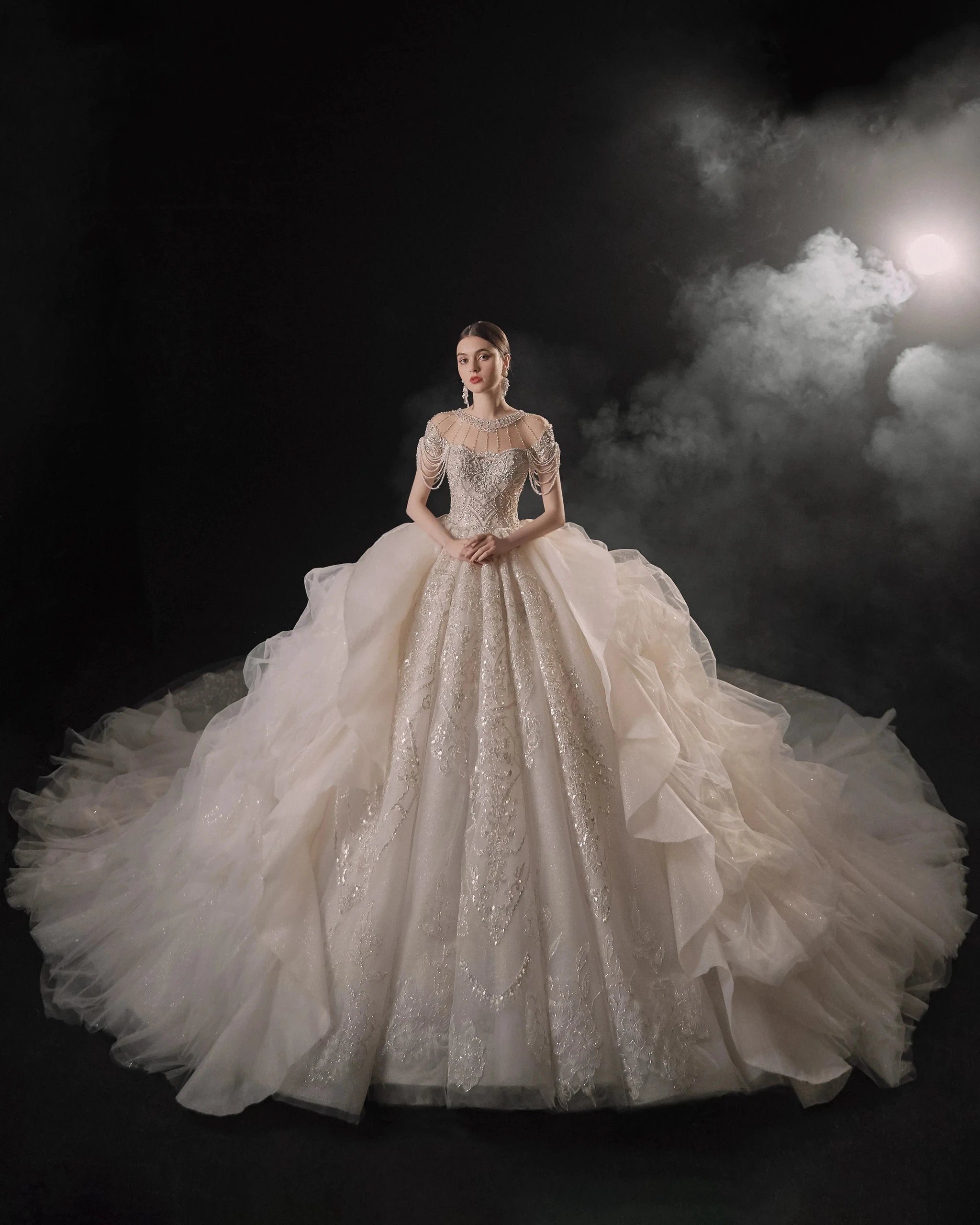 Glamorous Illusion Neckline Ball Gown Beaded Lace Fringe Trim Ruffled Train Wedding Dress E-307