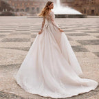 A-Line Round Neck Wedding Dress Crystal Beads Elegant Ladies Bohemian Lace Applique Long Sleeve Bride Bridal Gowns Seaside Party