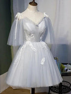 Chic Sleeveless Lace Appliques Tulle Princess Homecoming Dresses