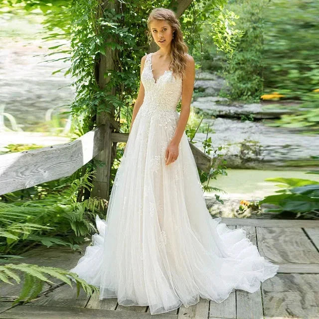 Vestido De Noiva A-Line V Neck Wedding Dress Top Lace Appliques Bridal Dress Custom Made Wedding Gown Sweep Train