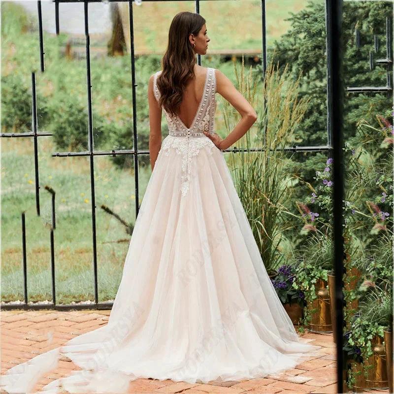 Vintage Spaghetti Straps Wedding Dresses Illusion V-Neck Backless Robe Romantic Tulle A-line Bridal Gowns