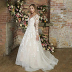 Light Champagne Modern Wedding Dresses Backless Applique Bride Gowns A-Line Tulle V-Neck Long Sleeves vestido de noiva