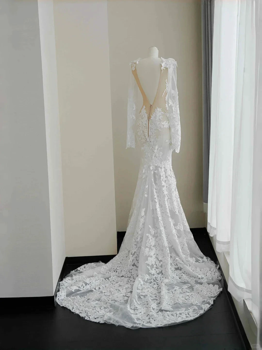 Elegant White Lace Appliques Mermaid Evening Dress,Backless Prom Dress Wedding Dress Y8677