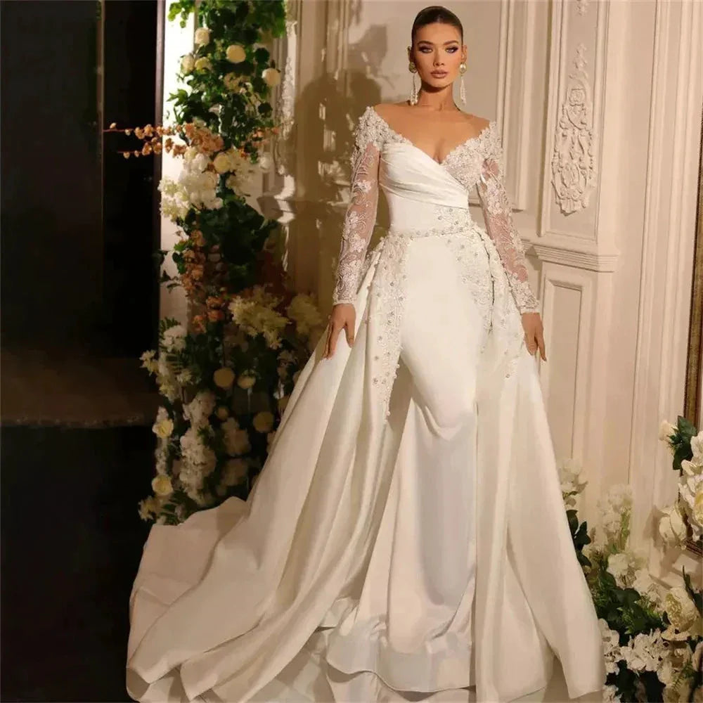 Beautiful  A Line Wedding Dresses Gorgeous Satin Deep V-neck Lace Appliques Slimming Beautiful Mopping Beach Bridal Gown 2023