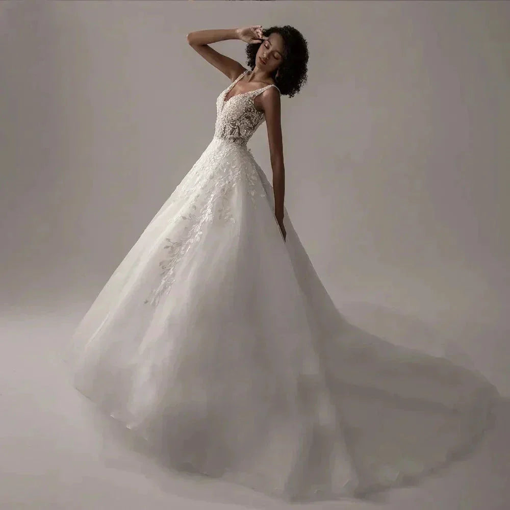 Boho Lace Appliques Wedding Dresses A Line Fuffy Tulle Ball Gowns Sleeveless V Neck Formal Bride Beach Party Vestido De Novia