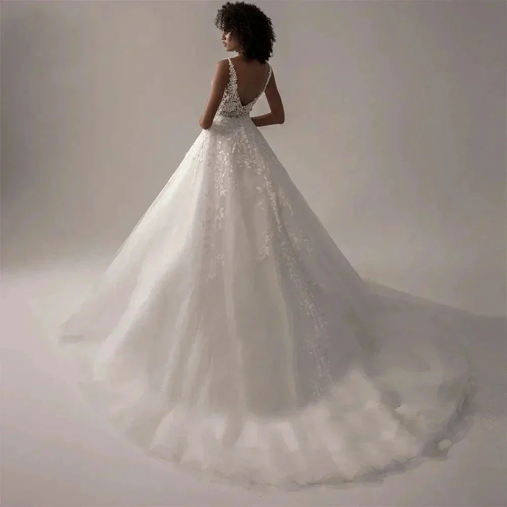 Boho Lace Appliques Wedding Dresses A Line Fuffy Tulle Ball Gowns Sleeveless V Neck Formal Bride Beach Party Vestido De Novia