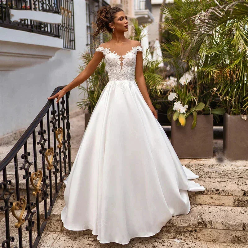 Boho Wedding Dress Cap Sleeves Illusion Neck Appliqued Satin Bridal Dress Beach Princess Plus Size Wedding Gowns Custom Mad