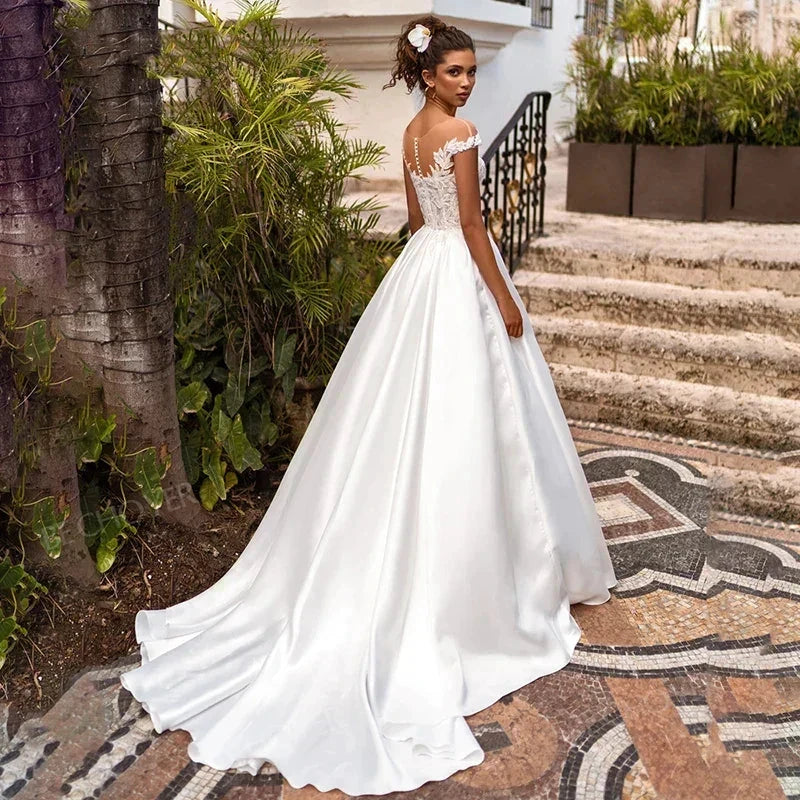 Boho Wedding Dress Cap Sleeves Illusion Neck Appliqued Satin Bridal Dress Beach Princess Plus Size Wedding Gowns Custom Mad