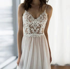 Charming Spaghetti Straps V Neck Wedding Dresses Lace Appliques Backless Tulle A Line Bridal Gowns Sweep Train Robe