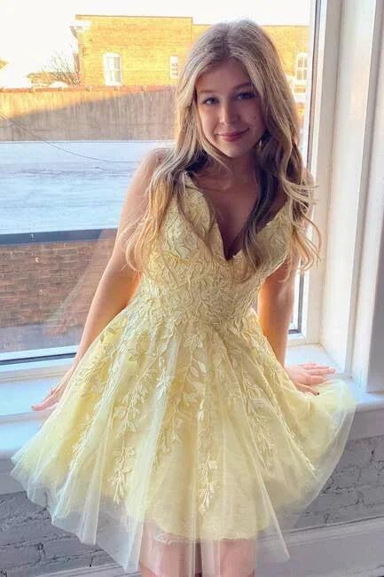 Pretty A-line Lace Appliques Short Prom Dresses Homecoming Dresses