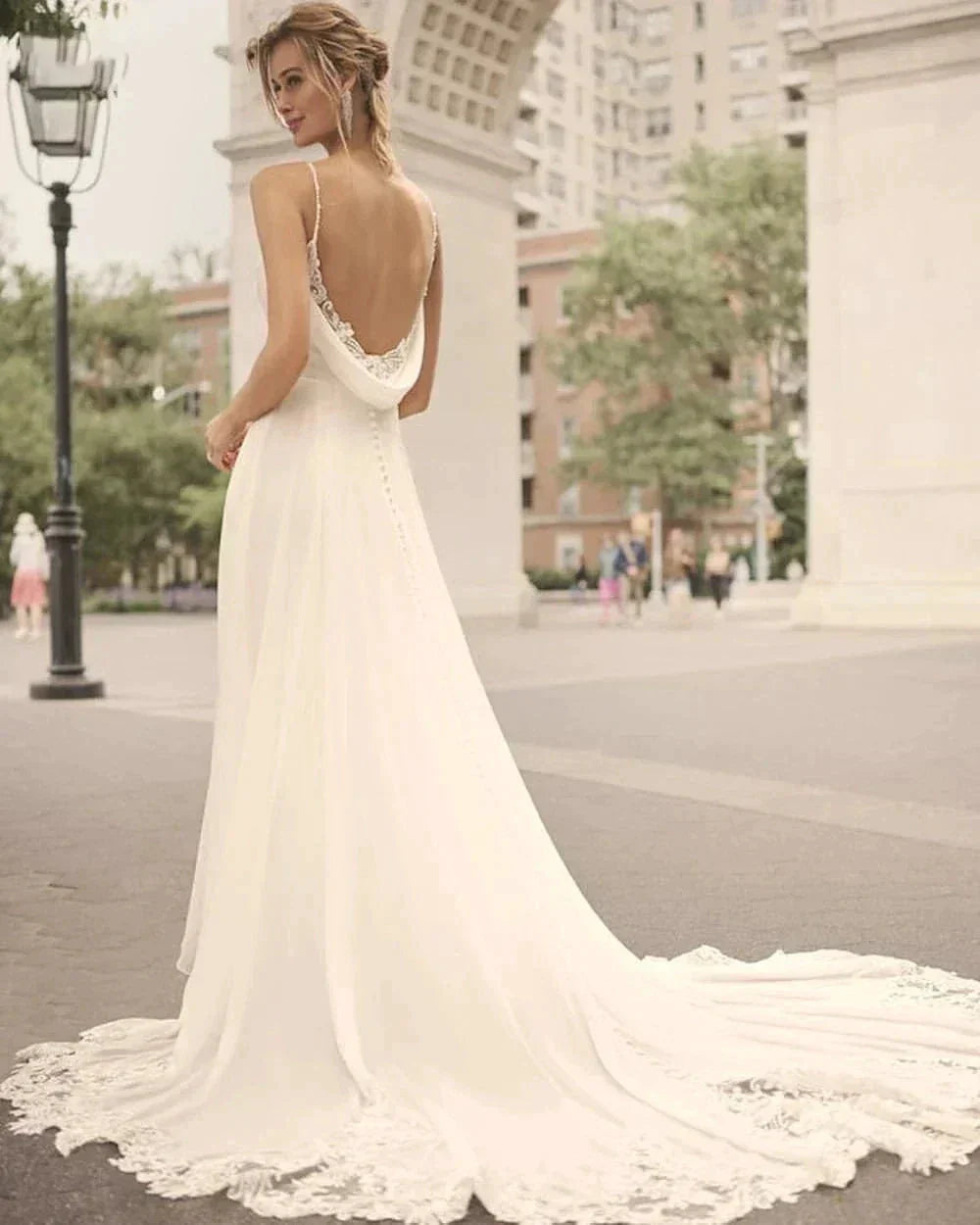 Elegant Off Shoulder Sleeveless Mopping Backless Wedding Dresses For Women Spaghetti Straps Bride Gown Appliques Backless Bridal