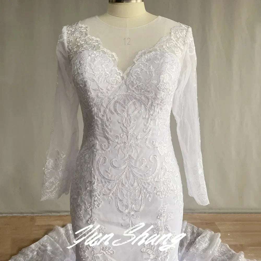 Gorgeous Lace Long Sleeve Mermaid Wedding Dresses Tulle Bridal Gown For Women Cathedral Train V-Neck Appliques Button Back