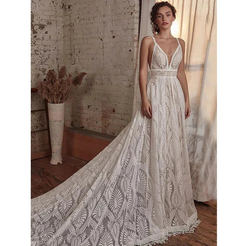 Gorgeous Spaghetti Strap Wedding Dresses Lace Bohemian Deep V-Neck Open Back Illusion Bridal Gowns свадебный наряд Robe De