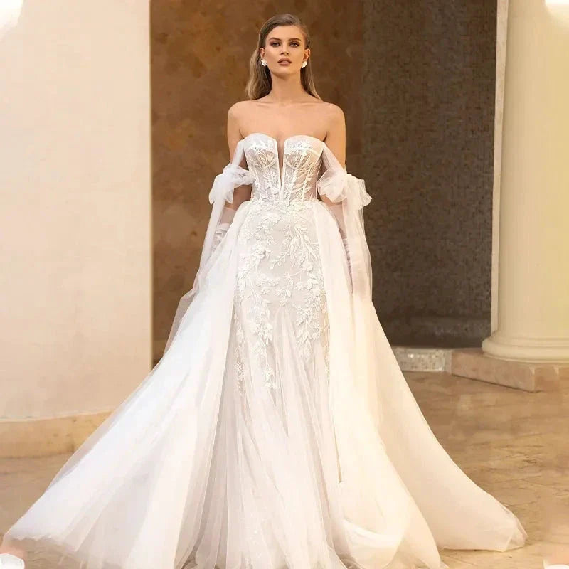 Gorgeous Strapless Detachable Train Lace Appliques V-Neck Wedding Dress Elegant Floral Pattern Tulle Robe De Mariée