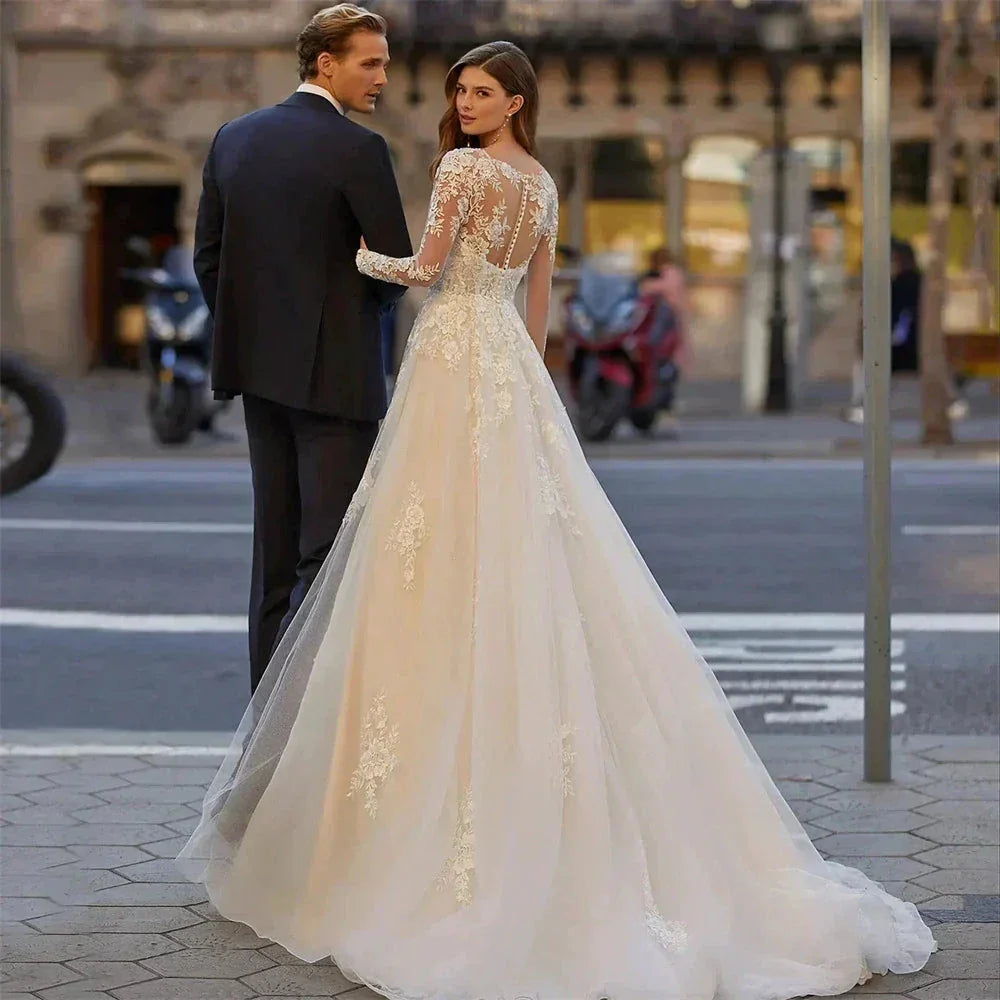 Gorgeous Women's A-line Long Sleeve Wedding Dresses Lace Applique Women's Sexy V-neck Bridal Gowns Princess Prom Party Robe Mari