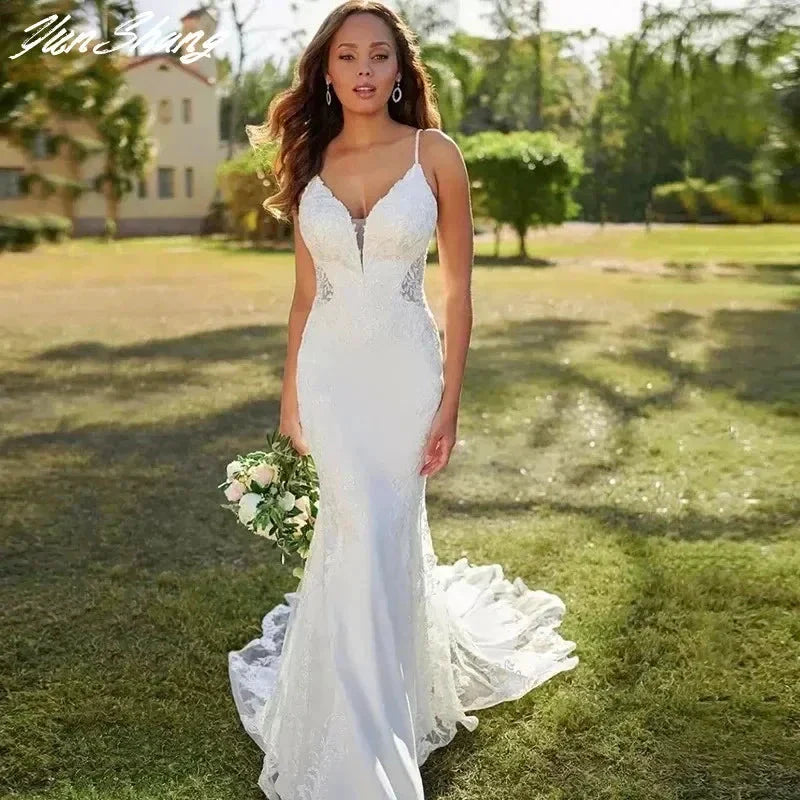 Lace Mermaid Wedding Dresses Spaghetti Straps Sexy V-Neck Backless Appliques Sleeveless Button Long Bride Gown Train Real Photos