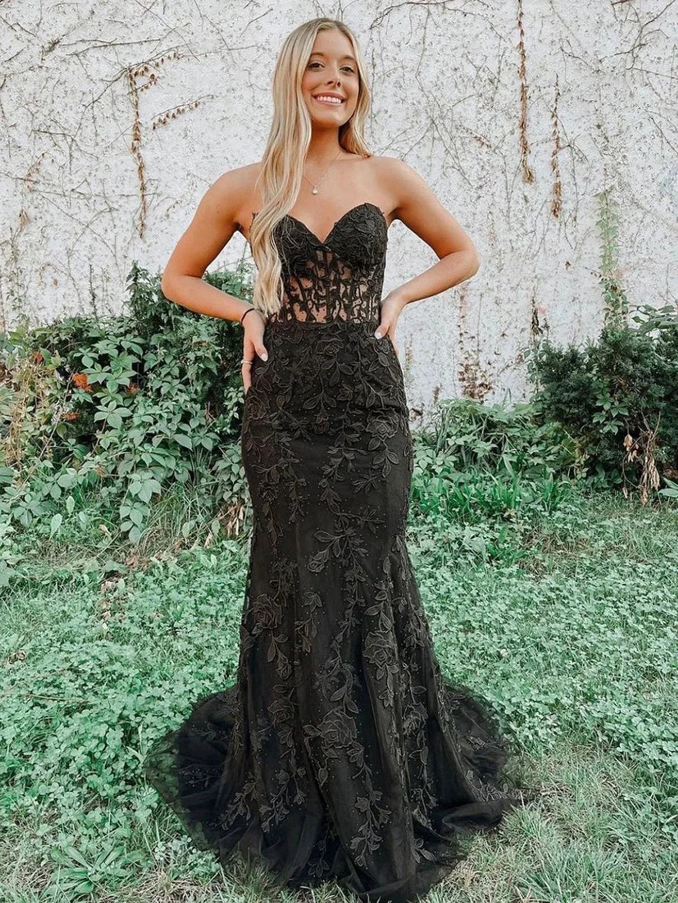 Evie |Mermaid Sweetheart Neck Lace Long Prom Dress With Appliques