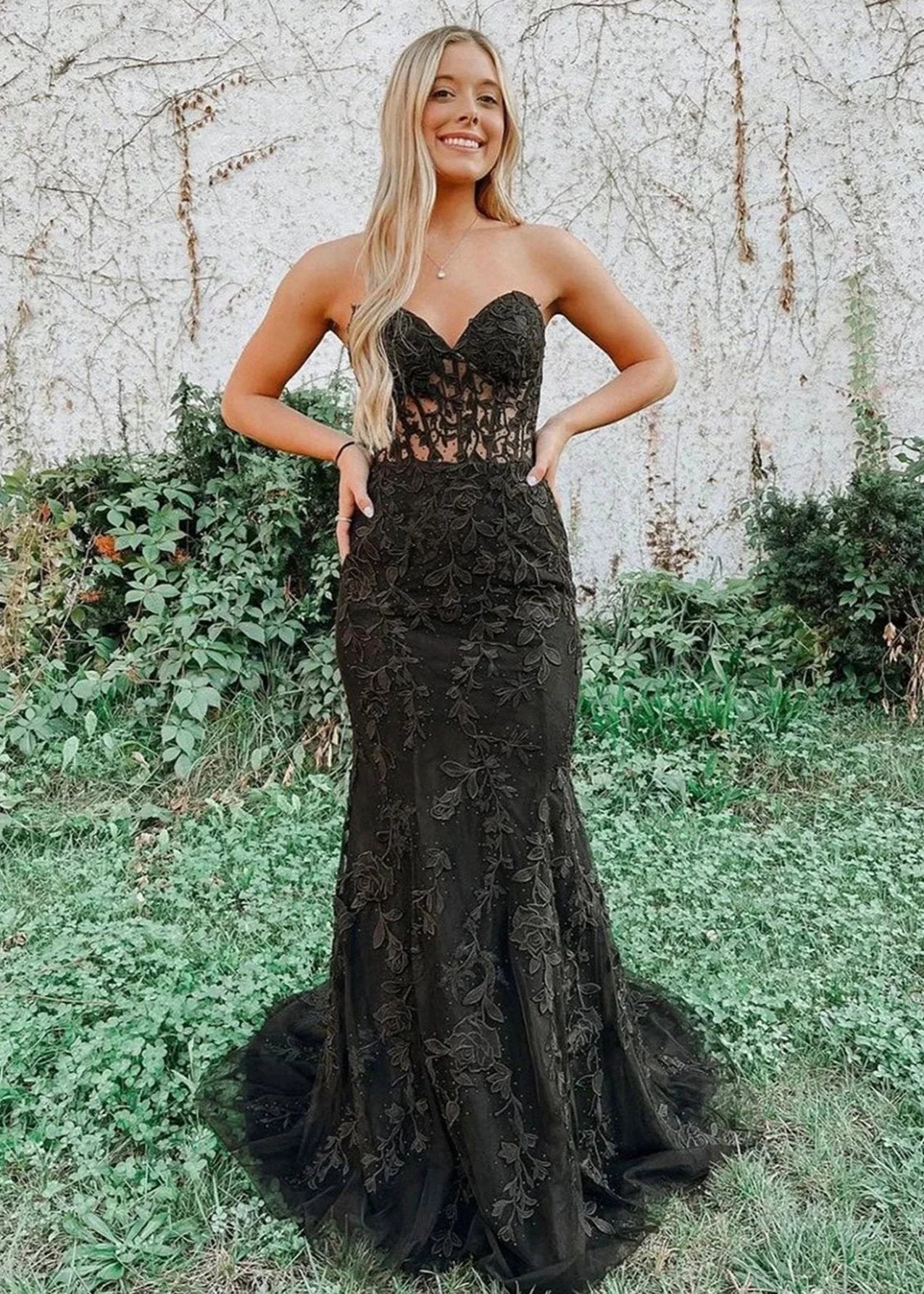 Evie |Mermaid Sweetheart Neck Lace Long Prom Dress With Appliques