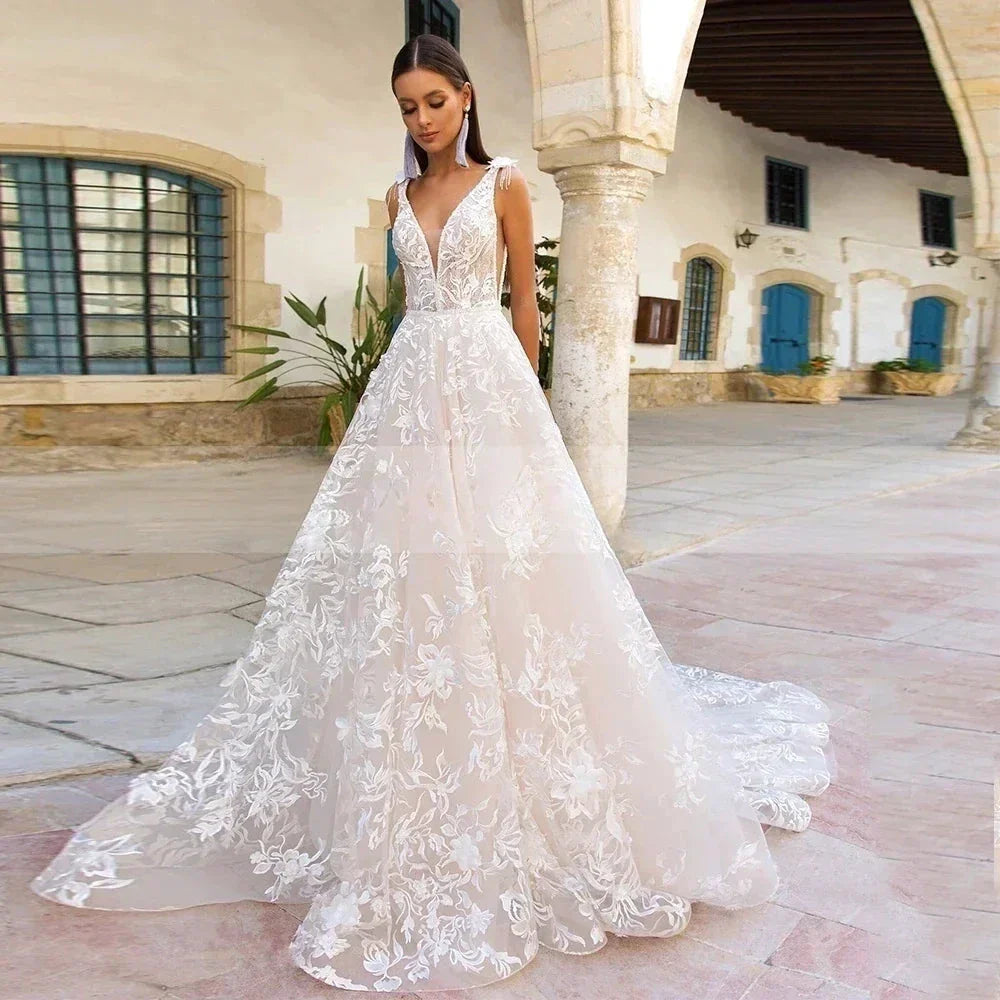 Gorgeous A-line Tulle Appliques Lace Wedding Dress V-neck Vestidos De Novia Open Back Princess Vestido De Noiva