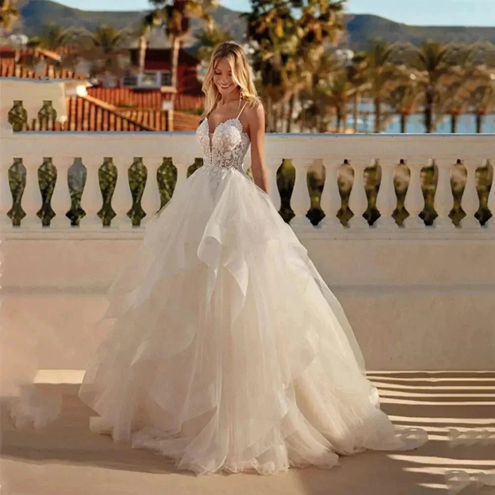 Sexy Lace Appliques V Neck Wedding Dresses Exquisite Tiered A Line Tulle Ball Gowns For Woman Formal Bride Beach Party Vestidos