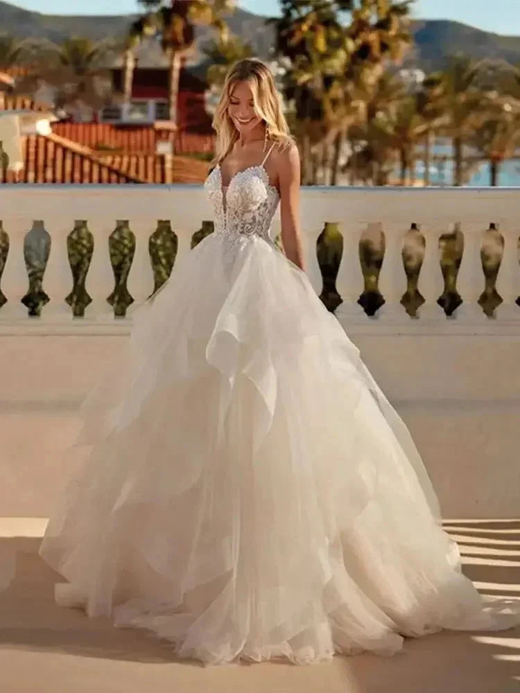 Sexy Lace Appliques V Neck Wedding Dresses Exquisite Tiered A Line Tulle Ball Gowns For Woman Formal Bride Beach Party Vestidos