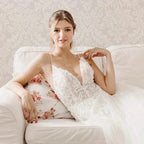 Sexy Off Shoulder Sleeveless Mopping Wedding Dresses Spaghetti Straps V-Neck Simple White Backless Pleat Princess Bride Gowns