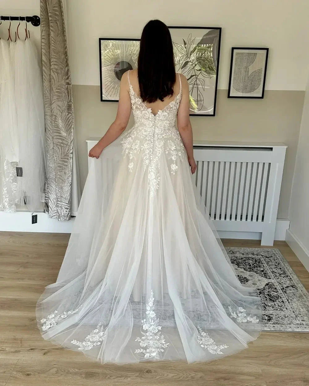 Sexy Spaghetti Straps V Neck Wedding Dresses For Women Backless Bridal Gowns Sweep Train Lace Applique A Line Vestido De Novia
