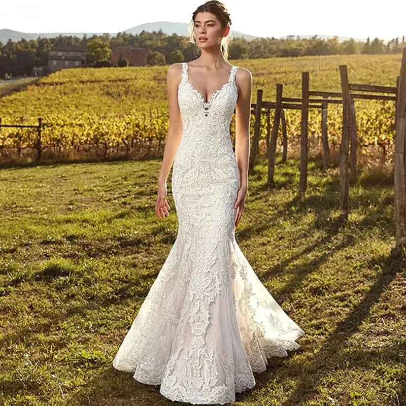 Sexy V-Neck Mermaid Wedding Dress 2023 Lace Boho Sleeveless Bride Gown Customized Buttons Pleats Illusion Back Vestido De Novia