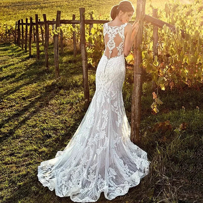 Sexy V-Neck Mermaid Wedding Dress 2023 Lace Boho Sleeveless Bride Gown Customized Buttons Pleats Illusion Back Vestido De Novia