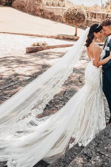 Sleeveless V-Neck Tulle Floor-Length Wedding Dress Lace