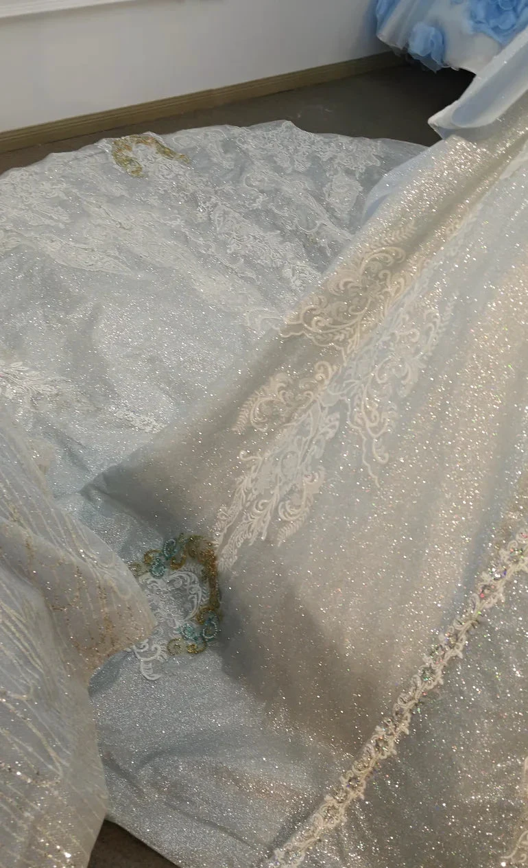 Regal Silver-Gold Ball Gown Halter Neck Beaded Embroidery Wedding Dress with Oversized Bows Ye-2018