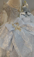 Regal Silver-Gold Ball Gown Halter Neck Beaded Embroidery Wedding Dress with Oversized Bows Ye-2018