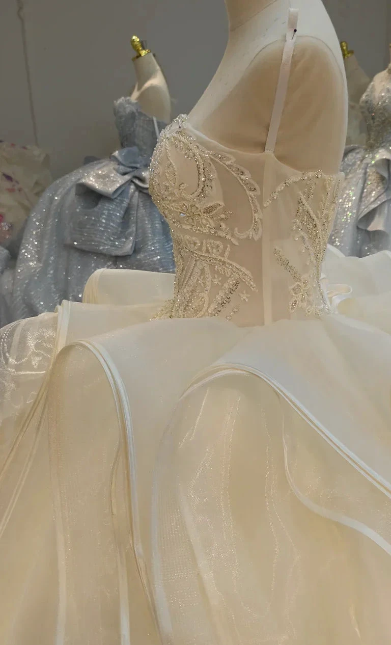 Romantic Sweetheart Strapless Ball Gown Wedding Dress with Crystal Floral Embroidery & Tulle Ruffles Ye-2023