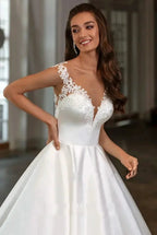 Boho Satin Wedding Dresses A line Lace Appliques Bridal Gowns Elegant V Neck Princess Wedding Party Gowns