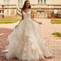 Sweetheart Off Shoulder Sleeveless Beach Deep V-neck Fluffy Wedding Dresses Sexy Lace Backless Applique Elegant Bride Gown 2023