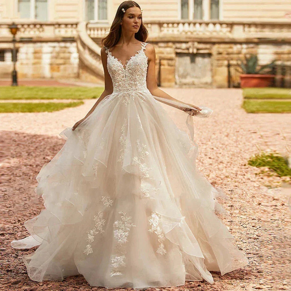 Sweetheart Off Shoulder Sleeveless Beach Deep V-neck Fluffy Wedding Dresses Sexy Lace Backless Applique Elegant Bride Gown 2023
