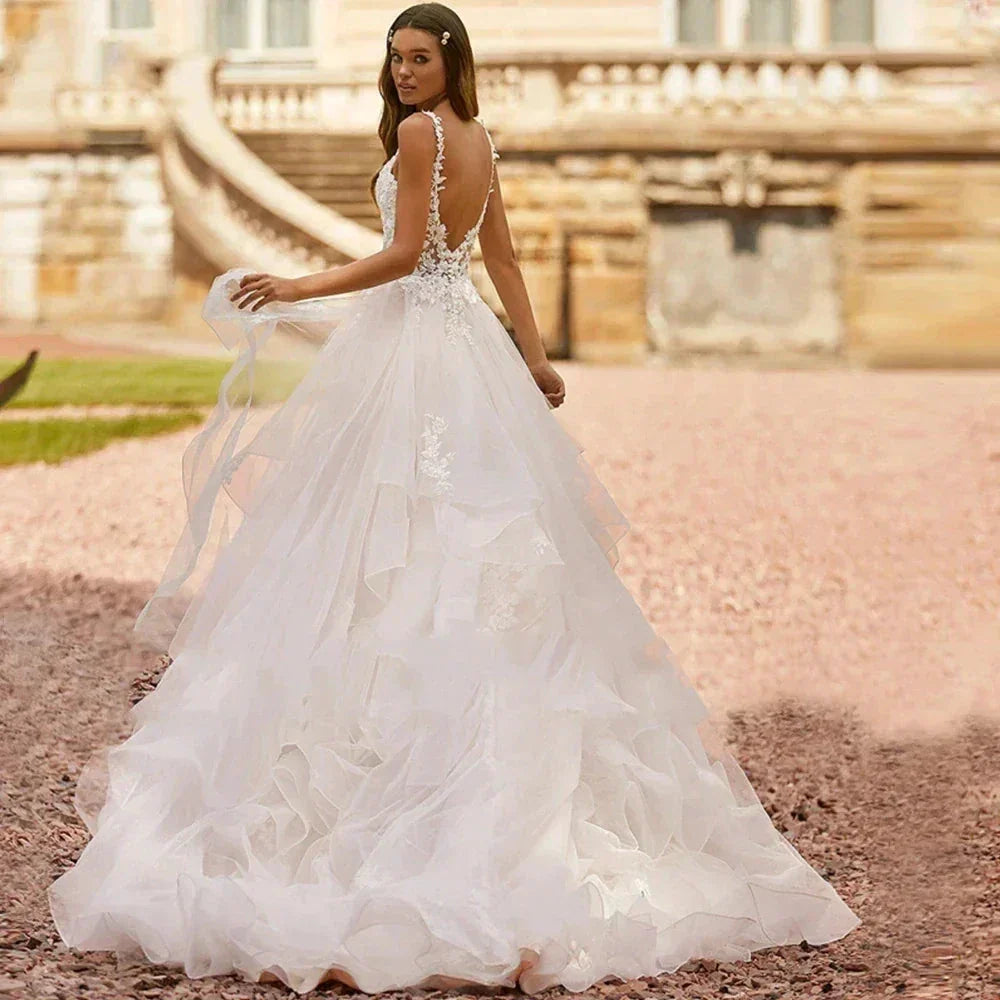 Sweetheart Off Shoulder Sleeveless Beach Deep V-neck Fluffy Wedding Dresses Sexy Lace Backless Applique Elegant Bride Gown 2023