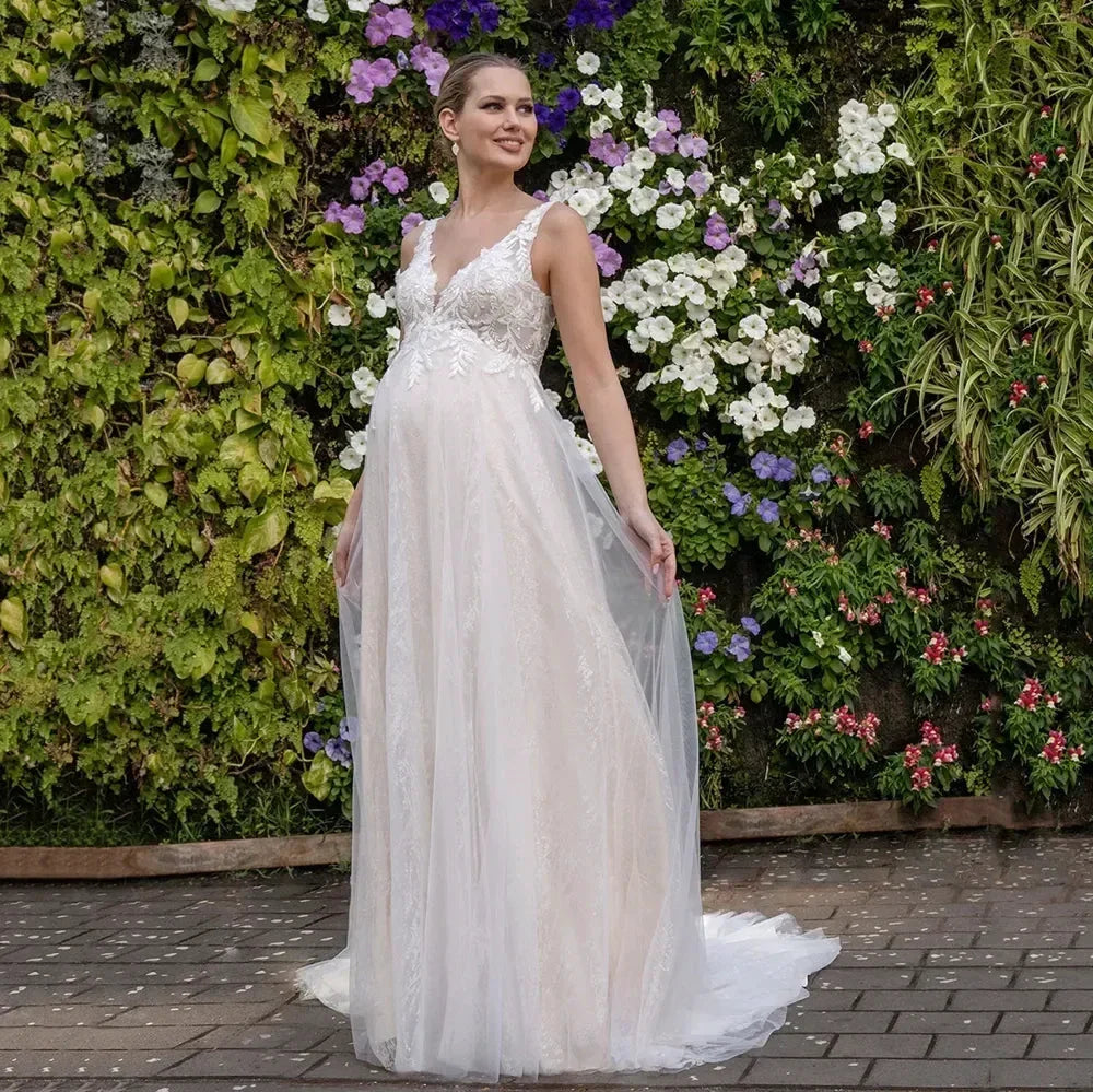 V-neck Wedding Dresses Empire Waist Lace-up Back Maternity Bride Dress White Garden Lace Bridal Gown for Pregnant Women Dress