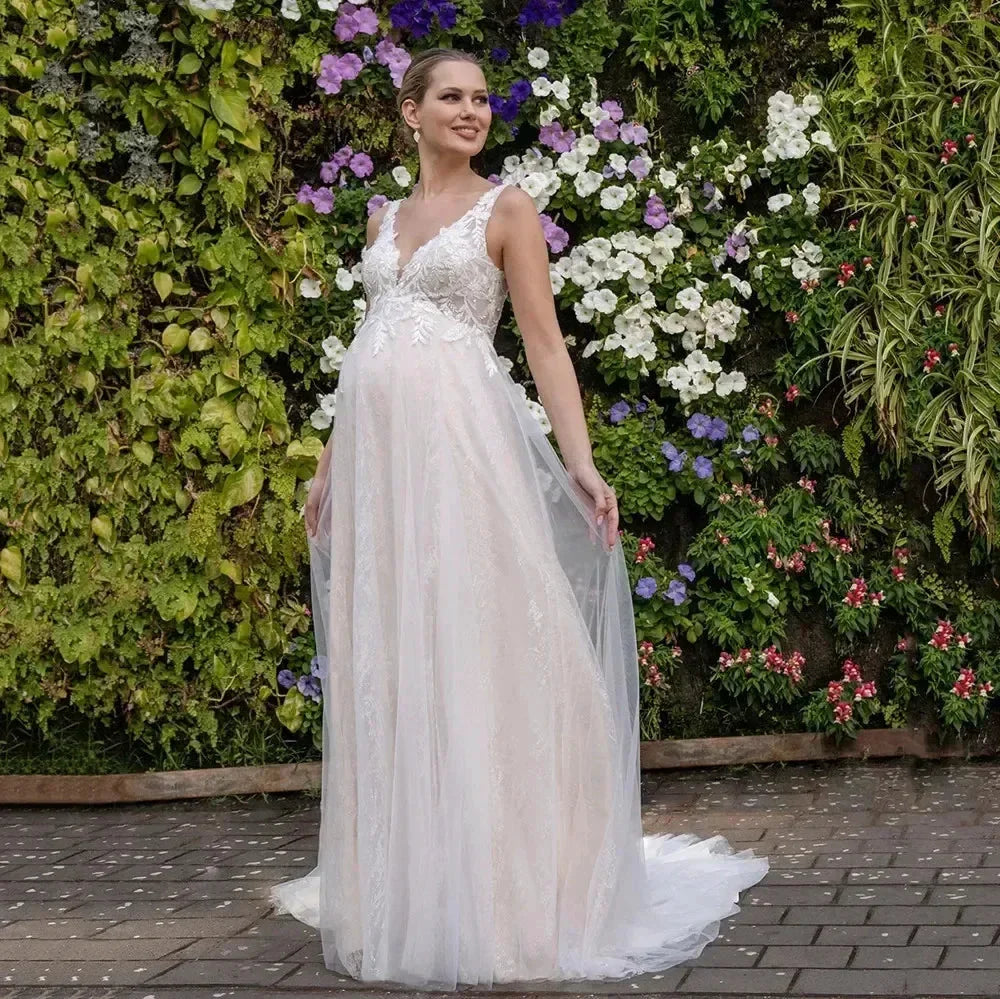 V-neck Wedding Dresses Empire Waist Lace-up Back Maternity Bride Dress White Garden Lace Bridal Gown for Pregnant Women Dress