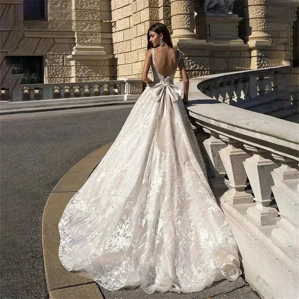 Vintage Spaghetti Straps Vestidos De Novia  Elegant V-Neck Wedding Dresses Appliques Sleeveless Vestido De Noiva