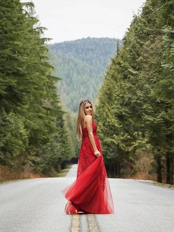 A-Line/Elegant Applique Tulle Sleeveless V-neck Floor-Length Prom Dresses