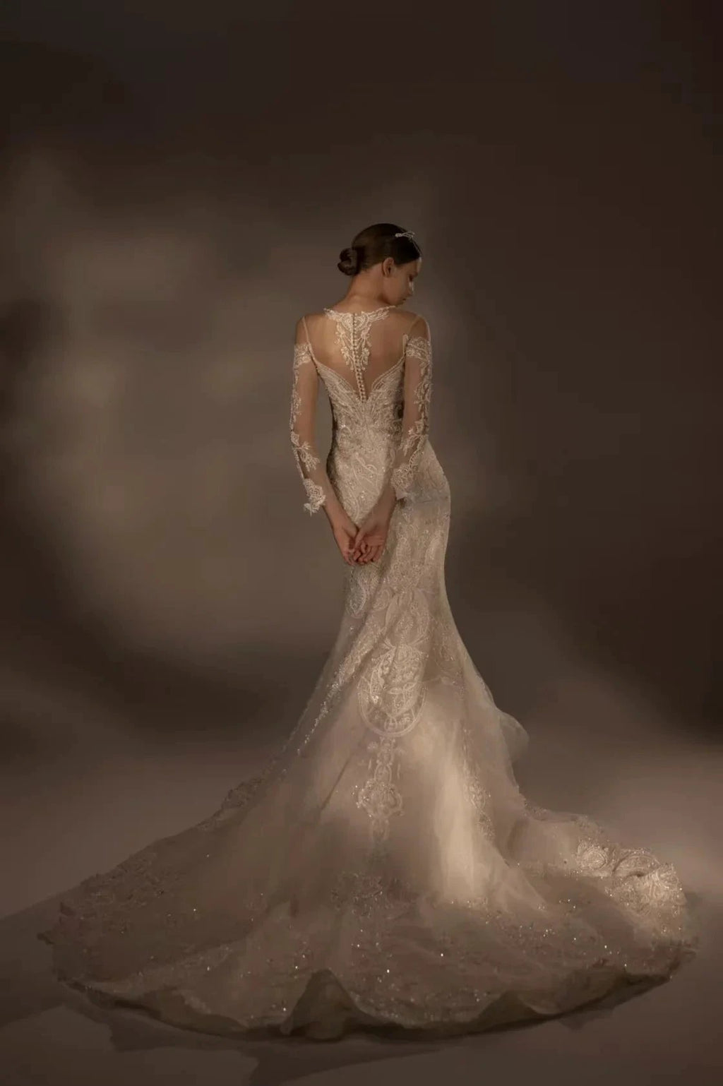 Exquisite Mermaid Halter Neck Illusion Lace Wedding Dress with Beaded Embroidery & Keyhole Back H0010