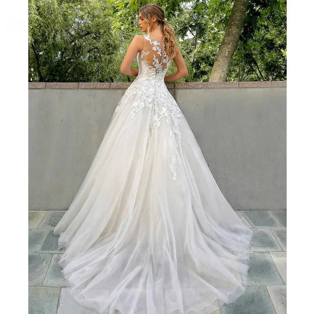 Elegant Wedding Dress A-Line O-Neck Tank Lace Appliques Illusion Button Tulle Bride Gown Robe Customized